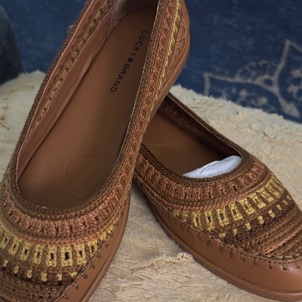 Lucky Brand Women's Tan and Gold Loafers